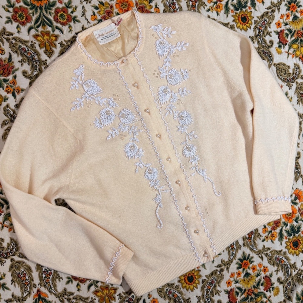 Vintage Gorgeous Cream Cashmere Beaded Floral Cardigan Pearl Button 50s 60s